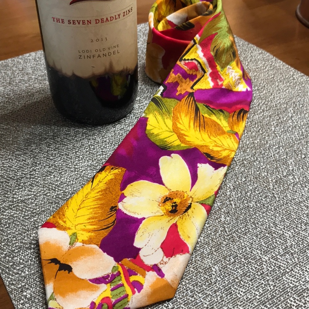 Pat Argenti Cravette 100% Imported Silk Tie